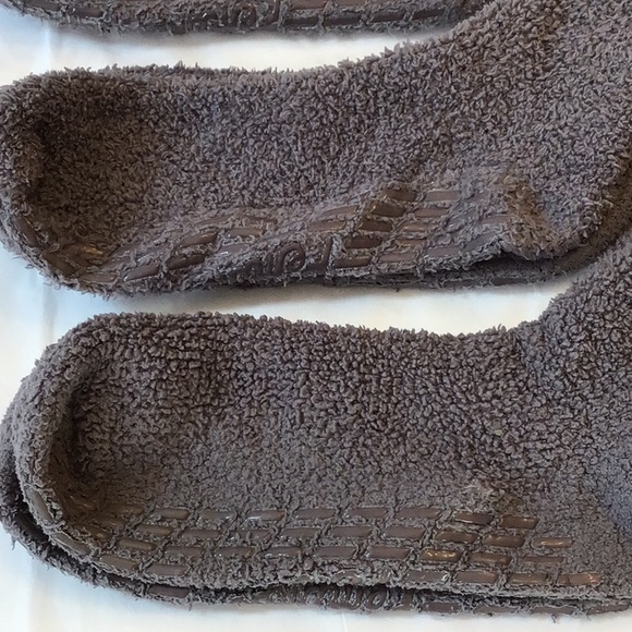 🍀2/$10☘️Pembrook Gripper socks, large gray, slipper socks set of 3 - Picture 2 of 7